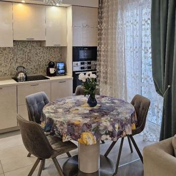 Продается Многокомнатная квартира, 102 м²
