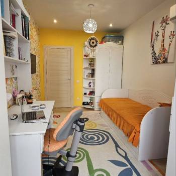 Продается Многокомнатная квартира, 102 м²