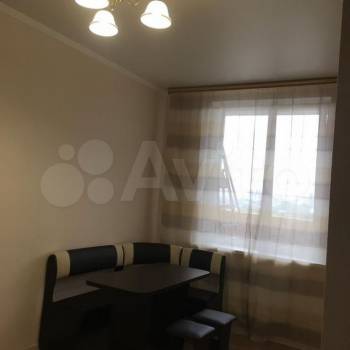 Сдается 1-комнатная квартира, 38 м²