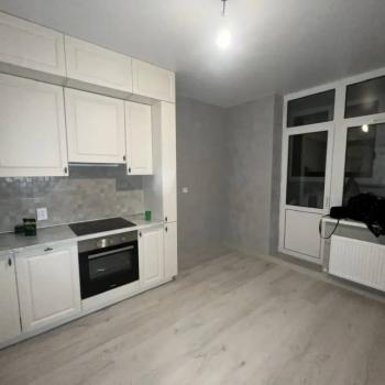 Продается 1-комнатная квартира, 42 м²