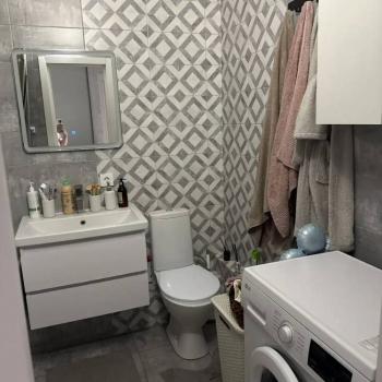 Продается 1-комнатная квартира, 42 м²