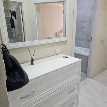 Продается 1-комнатная квартира, 42 м²