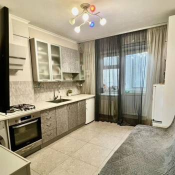 Продается 1-комнатная квартира, 37,5 м²