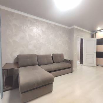 Сдается 1-комнатная квартира, 43 м²