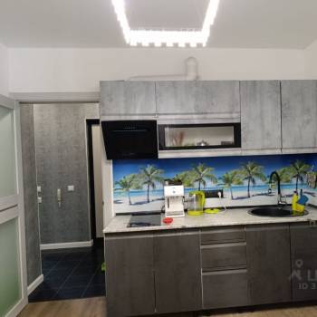 Продается 1-комнатная квартира, 42 м²