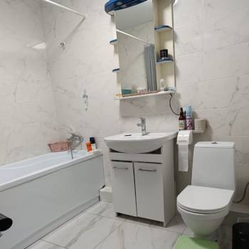 Продается 1-комнатная квартира, 42 м²