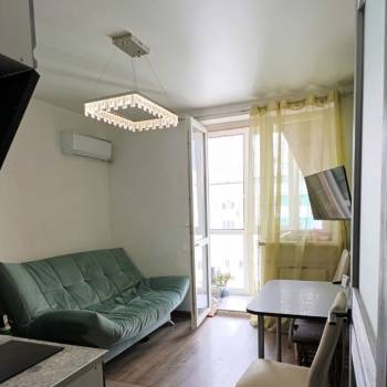 Продается 1-комнатная квартира, 42 м²
