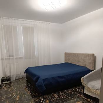 Продается 1-комнатная квартира, 42 м²