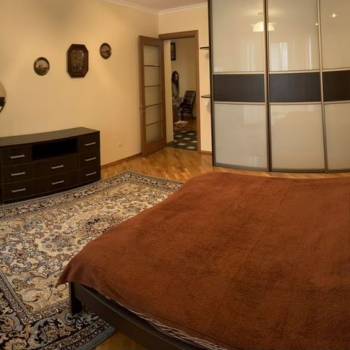 Сдается Многокомнатная квартира, 100 м²