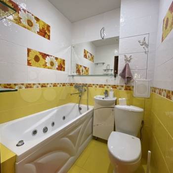 Сдается Многокомнатная квартира, 90 м²