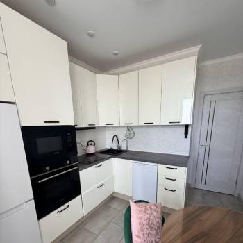 Продается 1-комнатная квартира, 36 м²