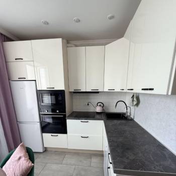 Продается 1-комнатная квартира, 36 м²