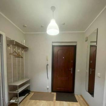 Продается 1-комнатная квартира, 42 м²