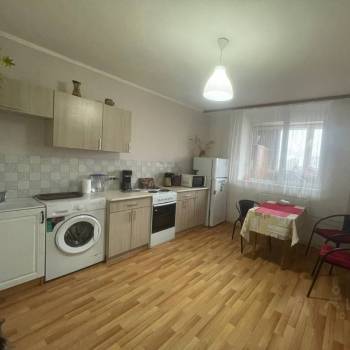 Продается 1-комнатная квартира, 42 м²