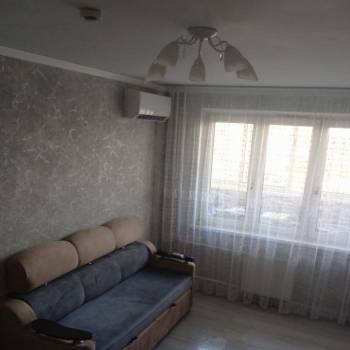 Продается 1-комнатная квартира, 37 м²