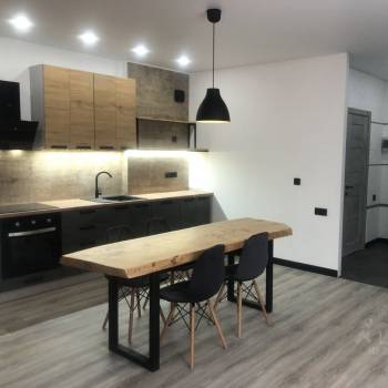Сдается 1-комнатная квартира, 56 м²