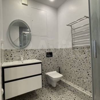 Сдается 1-комнатная квартира, 55 м²