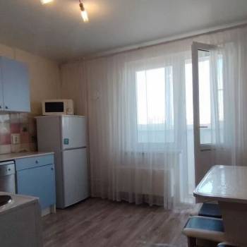 Сдается 1-комнатная квартира, 38 м²