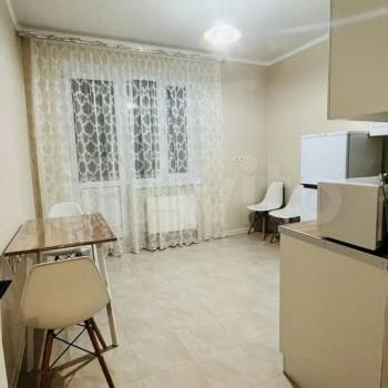 Сдается 1-комнатная квартира, 39 м²