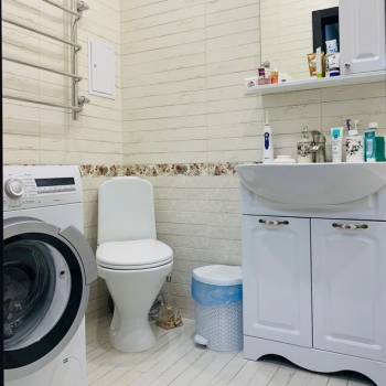 Продается 1-комнатная квартира, 42 м²
