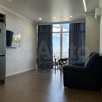Продается 1-комнатная квартира, 55 м²