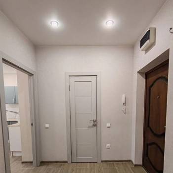 Продается 1-комнатная квартира, 40,7 м²