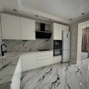 Продается 1-комнатная квартира, 50 м²
