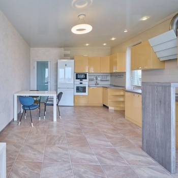 Продается 2-х комнатная квартира, 76,3 м²