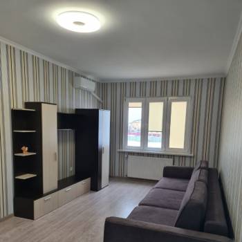 Сдается 1-комнатная квартира, 40 м²