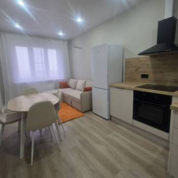 Сдается 2-х комнатная квартира, 60 м²