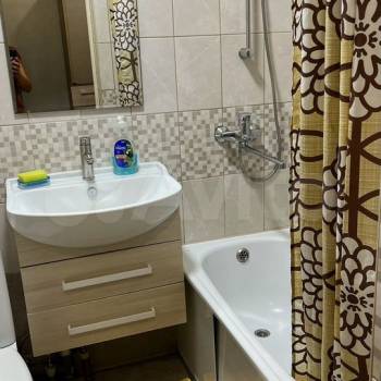 Сдается 1-комнатная квартира, 42 м²