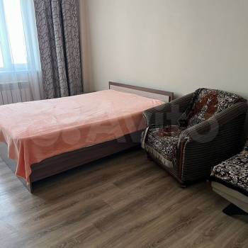 Сдается 1-комнатная квартира, 42 м²
