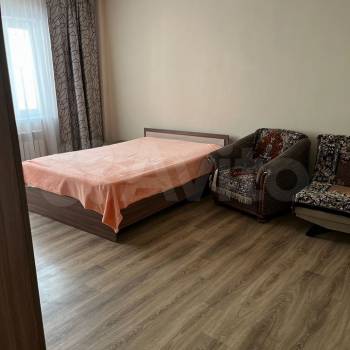 Сдается 1-комнатная квартира, 42 м²