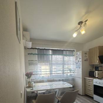 Продается 1-комнатная квартира, 38 м²