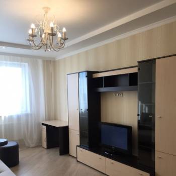 Сдается 2-х комнатная квартира, 77 м²