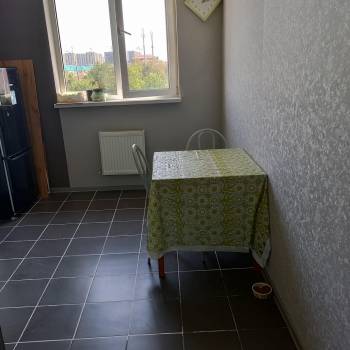 Продается 1-комнатная квартира, 36 м²