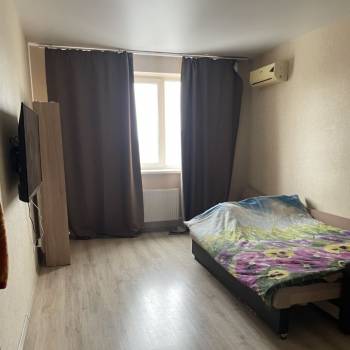 Сдается 1-комнатная квартира, 42 м²