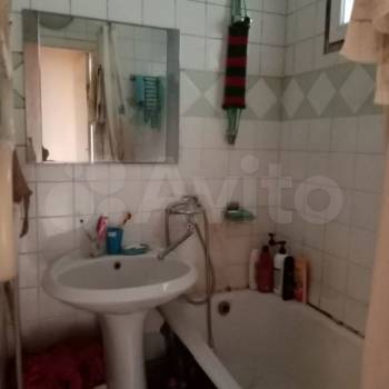 Продается Многокомнатная квартира, 63 м²