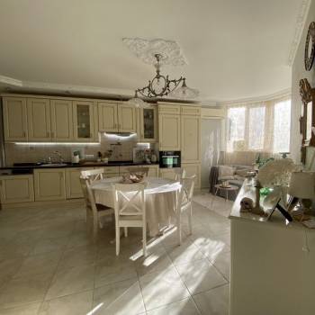 Продается 3-х комнатная квартира, 103 м²