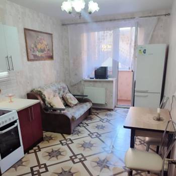Сдается 1-комнатная квартира, 43 м²