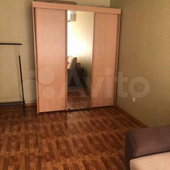 Сдается 1-комнатная квартира, 42 м²