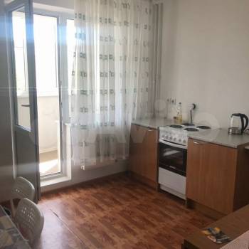 Сдается 1-комнатная квартира, 42 м²