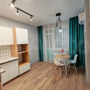 Продается 1-комнатная квартира, 42,5 м²