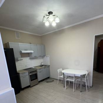 Сдается 1-комнатная квартира, 49 м²