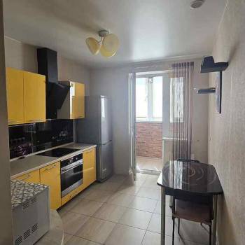 Сдается 1-комнатная квартира, 40 м²