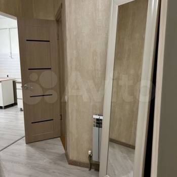 Продается 1-комнатная квартира, 32 м²