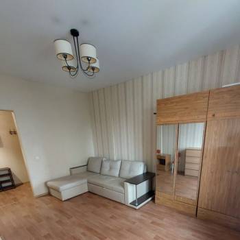 Сдается 1-комнатная квартира, 42 м²