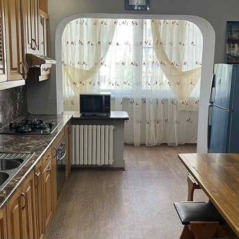 Сдается 2-х комнатная квартира, 80 м²