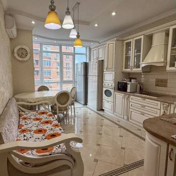 Сдается 2-х комнатная квартира, 85 м²