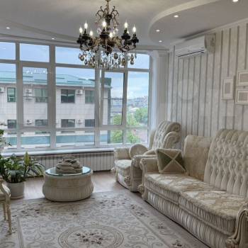 Сдается 2-х комнатная квартира, 85 м²